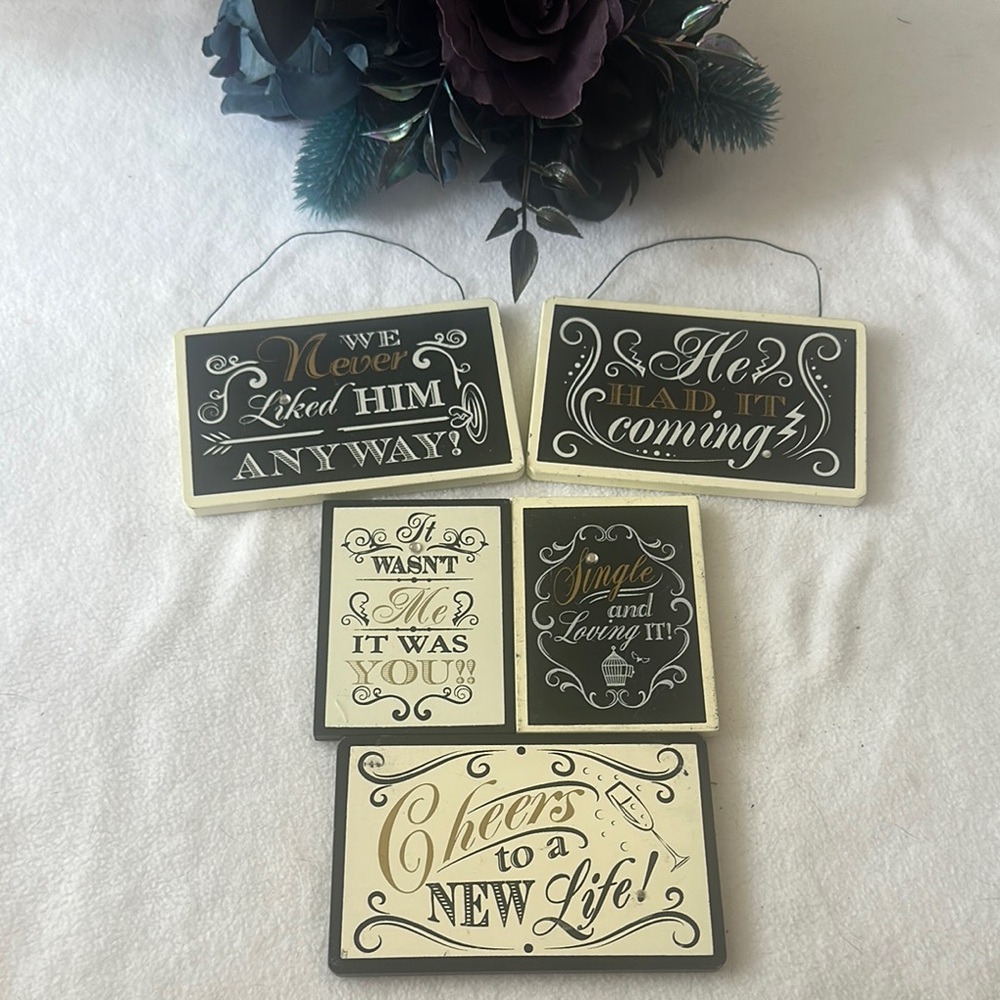 Break Up Laughing Wall Sign & Magnets Set Humor Single Ladies Divorce Decor Gift
